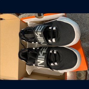 Nike future court 3 size 5Y